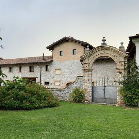Borgo Palazzo Steffaneo Bed & Breakfast San Vito al Torre Luaran gambar