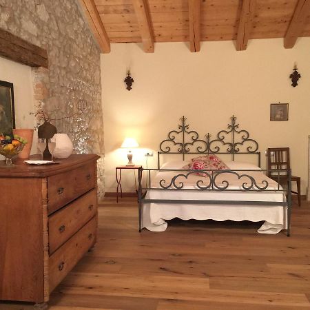 Borgo Palazzo Steffaneo Bed & Breakfast San Vito al Torre Luaran gambar